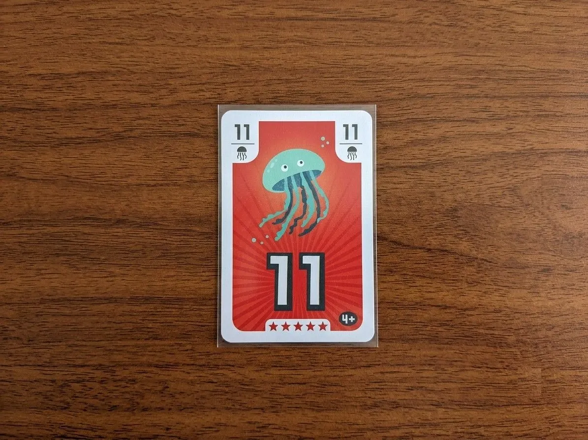 スリーブに入れたクラゲの11のカード